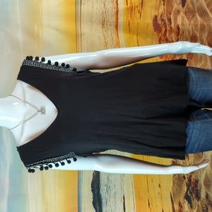 A New Day sz L Womens Top  V-Neck Tank Pom Pom Trim Stretch Sleeveless